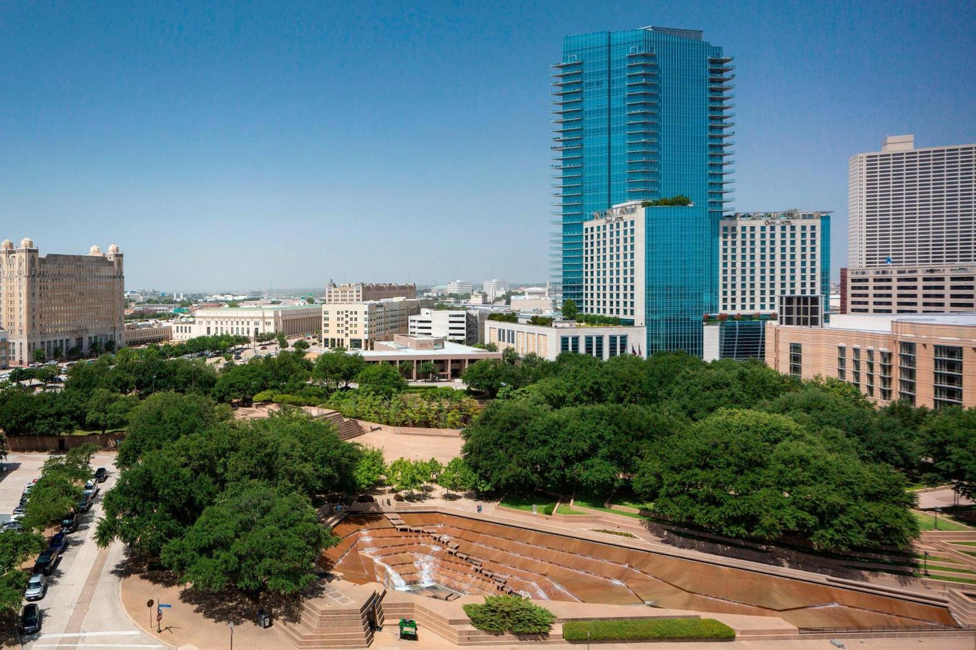 Sheraton Fort Worth Downtown Hotel Exterior photo